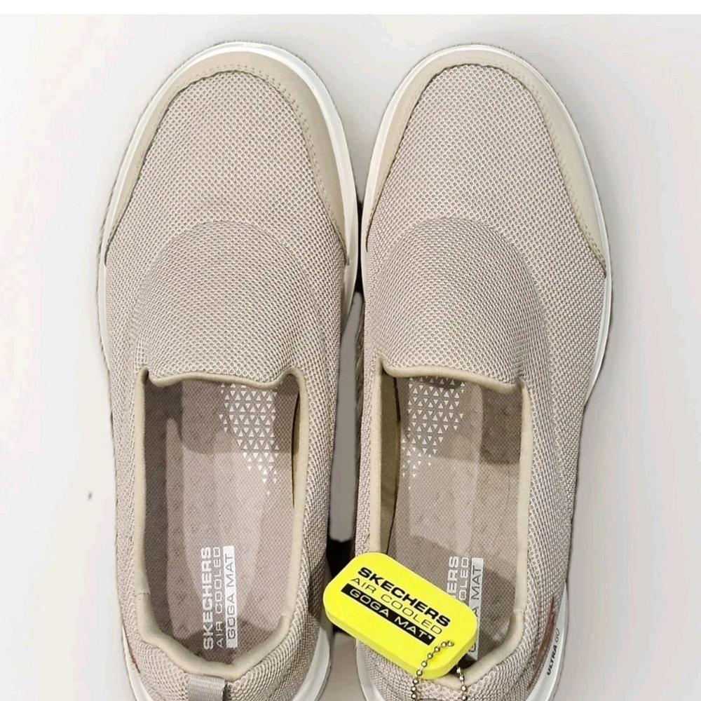 [SOLD] Women's Skechers Size 9 Beige Slip-On Air Cooled Comfort Sneakers